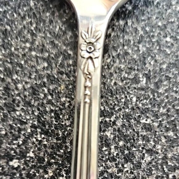 1881 Rogers Oneida 1948 Plantation Silver Plate Serving Spoon - Picture 3 of 5